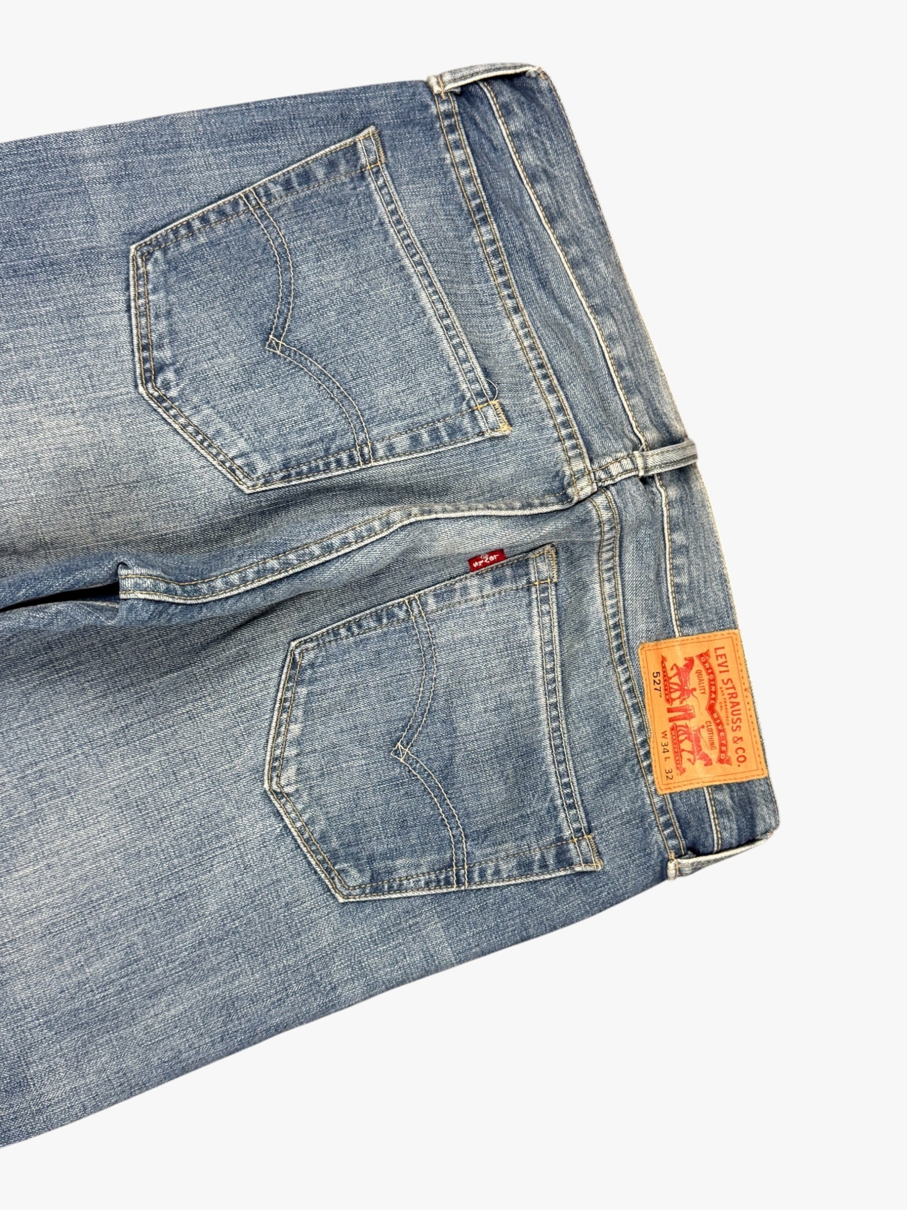 Levis Bootcut (M-L) / (W34)
