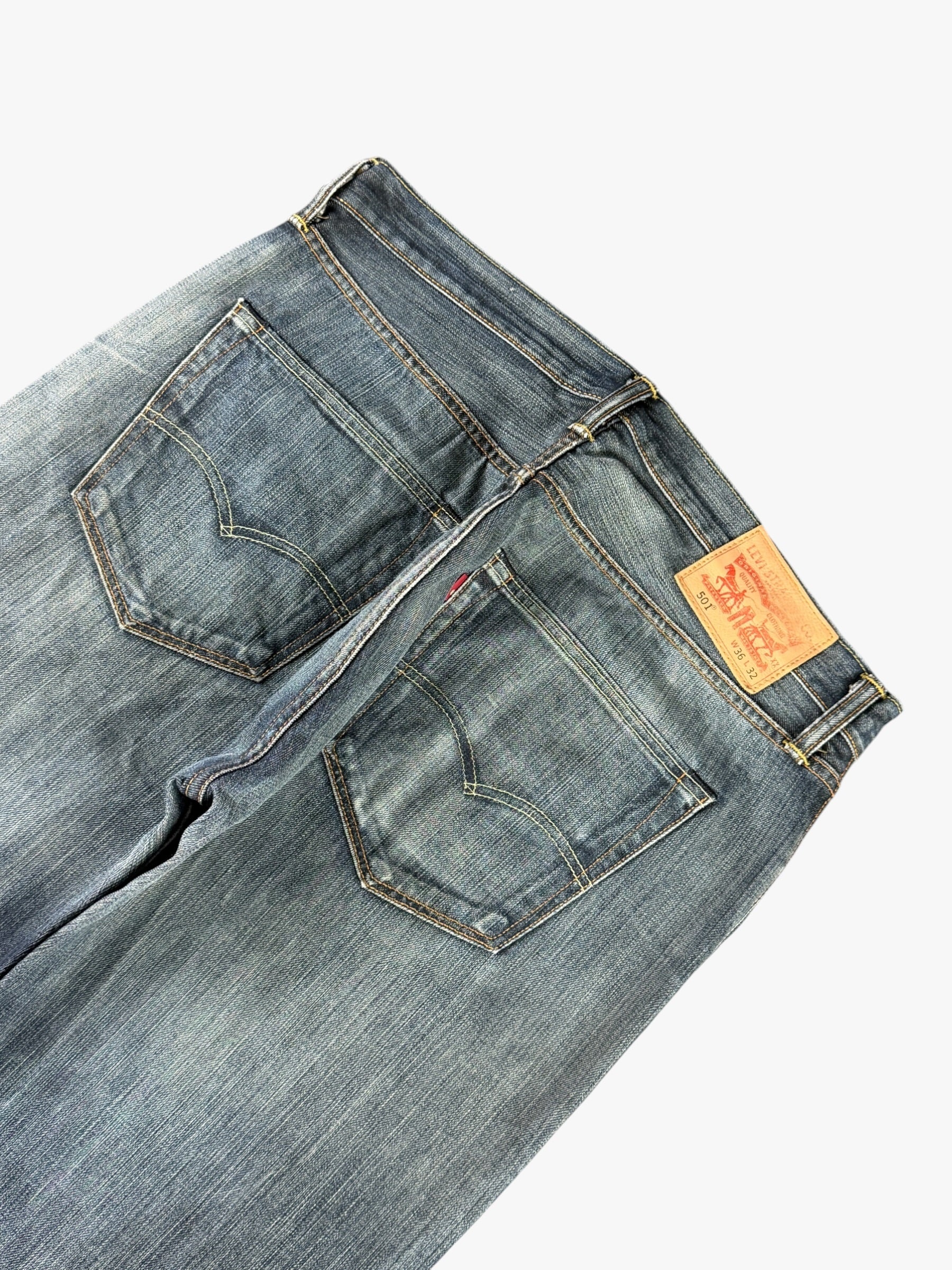 Levis Straight Washed (L)